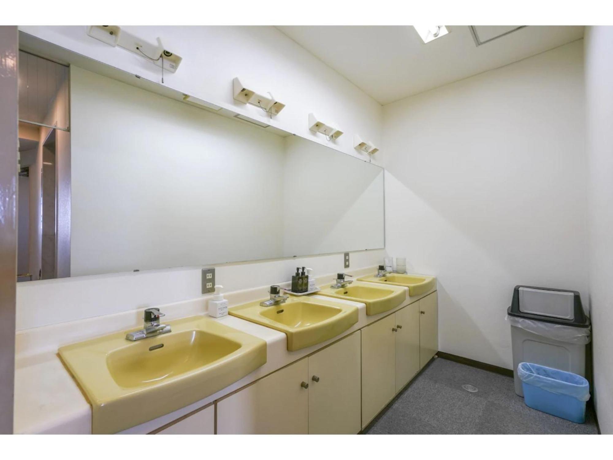 Male Only Capsule Inn Hamamatsucho - Vacation Stay 68799V Tóquio Exterior foto