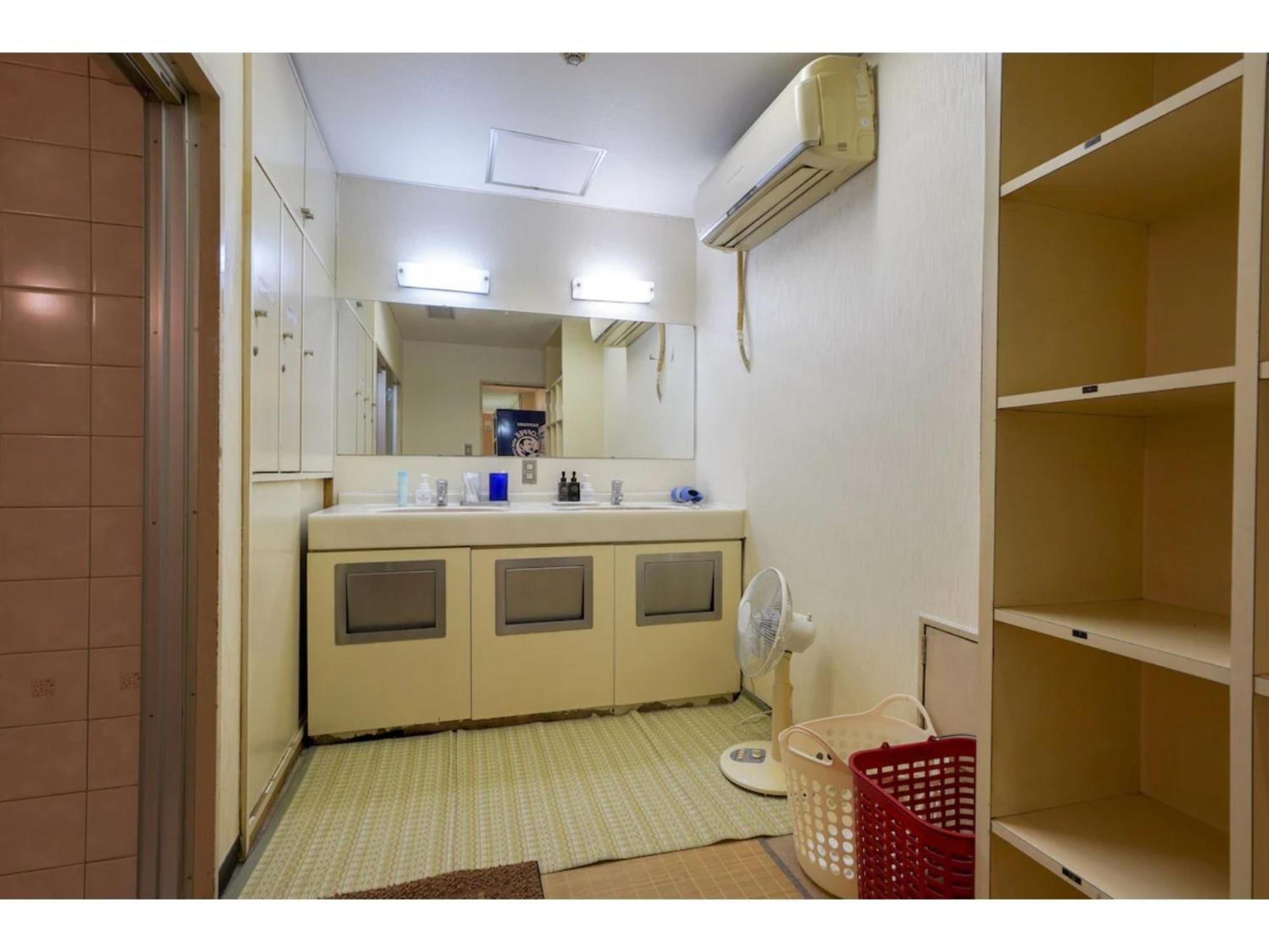 Male Only Capsule Inn Hamamatsucho - Vacation Stay 68799V Tóquio Exterior foto